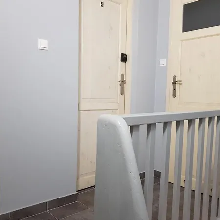 Na Rogu - Pokoje Goscinne *